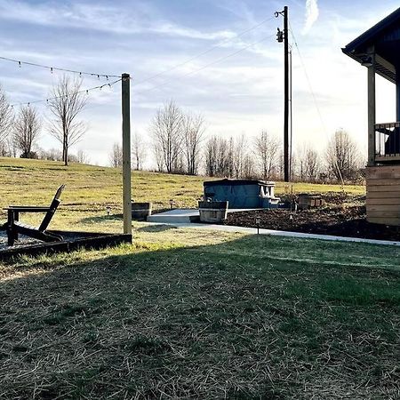 Bourbon Barrel Cottages #1 Of 5 On Kentucky Trail 劳伦斯堡 外观 照片