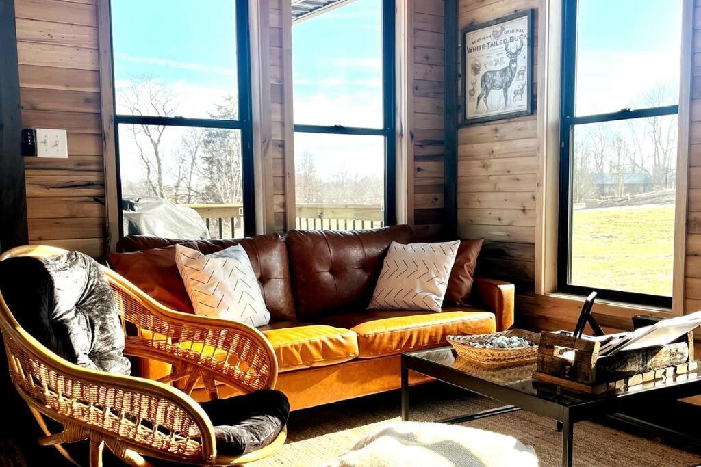 Bourbon Barrel Cottages #1 Of 5 On Kentucky Trail 劳伦斯堡 外观 照片