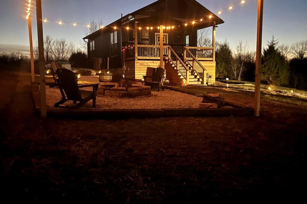Bourbon Barrel Cottages #1 Of 5 On Kentucky Trail 劳伦斯堡 外观 照片